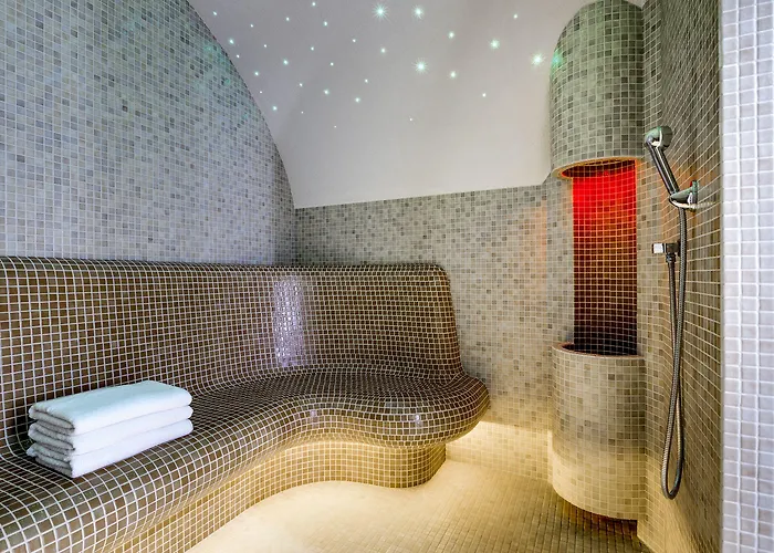 Zamek Ksieza Gora 4* كارباش