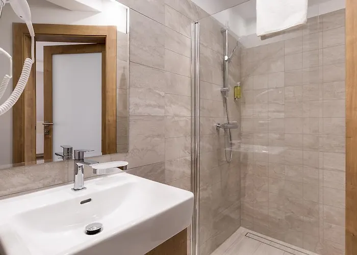 Zamek Ksieza Gora 4* كارباش