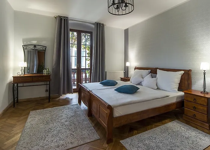 شقة فندقية Zamek Ksieza Gora 4*