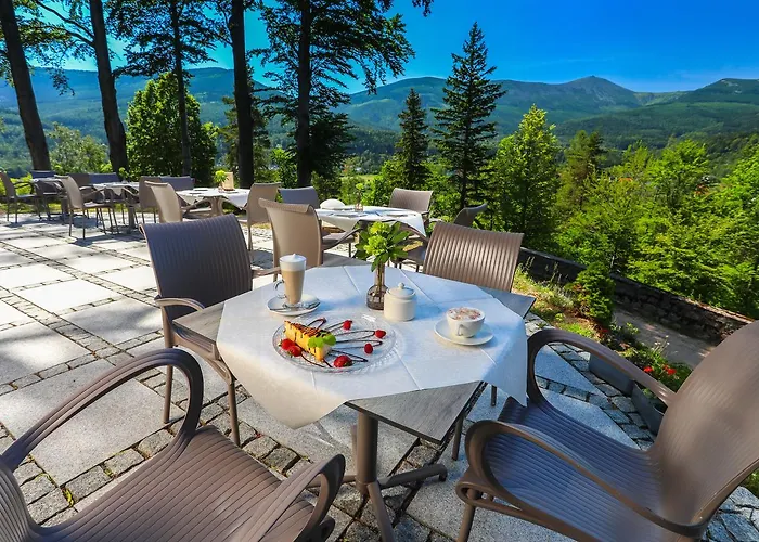 شقة فندقية Zamek Ksieza Gora 4*