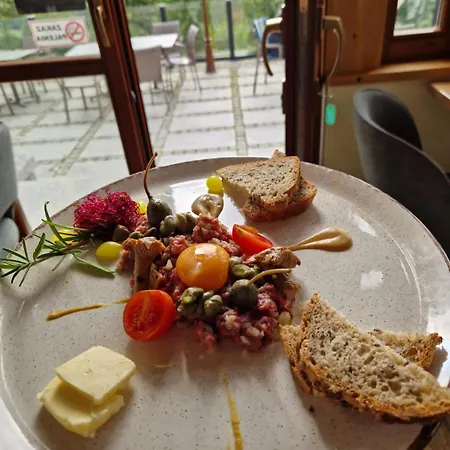 Zamek Księża Góra Hotel apartamentowy 3*