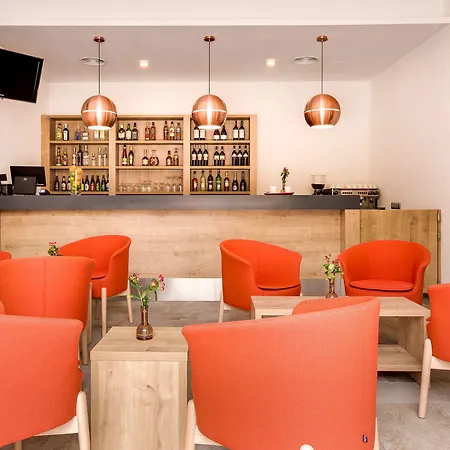 Zamek Księża Góra Hotel apartamentowy 3*