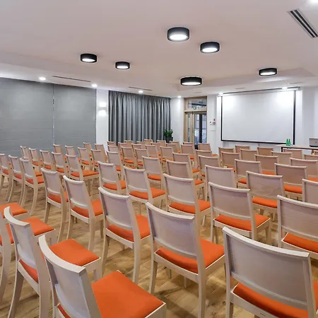 Hotel apartamentowy Zamek Księża Góra