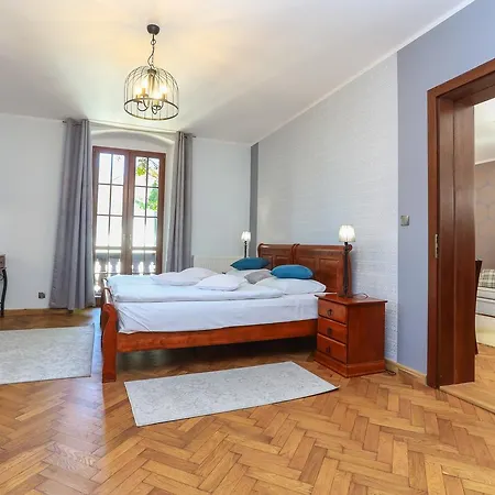 Zamek Księża Góra Hotel apartamentowy 3*